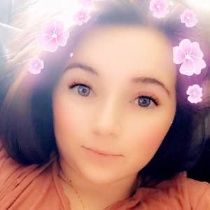 Meet your Posher, Caitlin